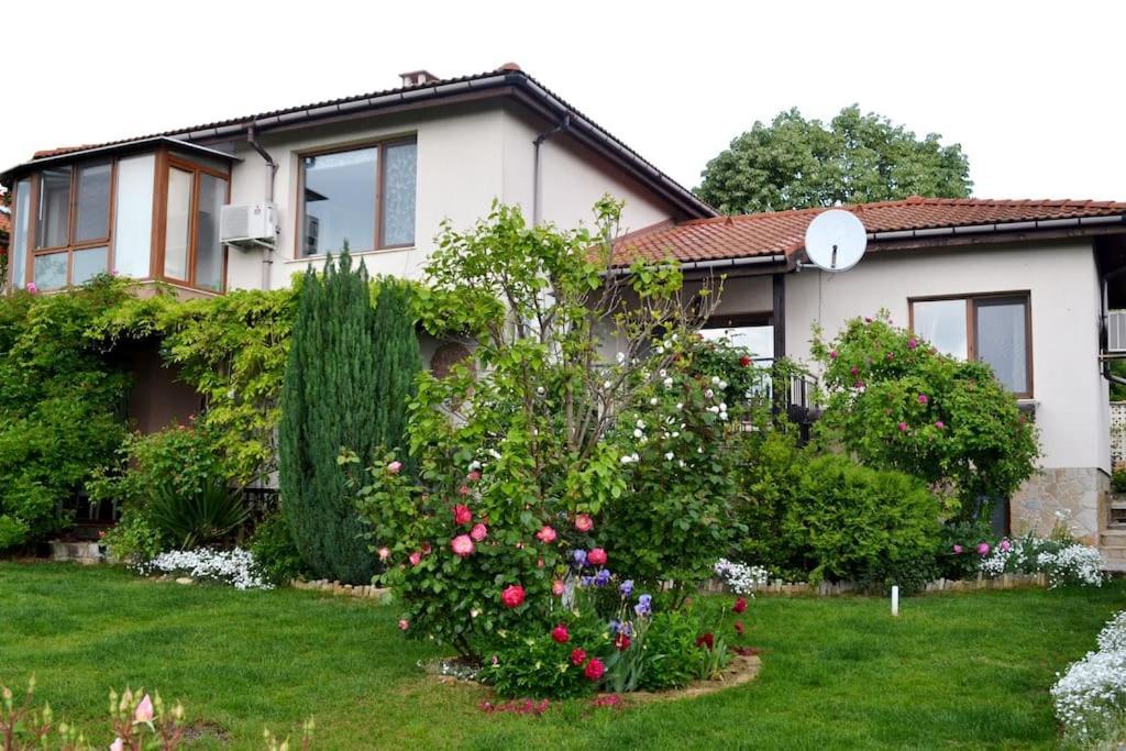 Sea & Garden Villa Varna Exteriör bild